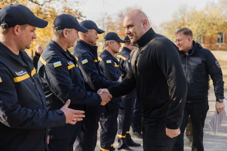 Своя база та пожежний автомобіль: у Кам'янському районі чоловіки організували власний рятувальний підрозділ