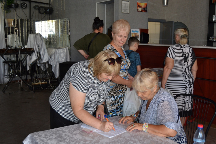 У двух громадах Кам'янського району для переселенців організували благодійні обіди - подробиці