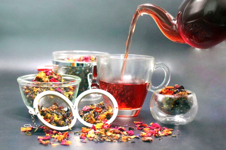 Найкращі детокс-чаї, що допоможуть на ранок після святкового застілля